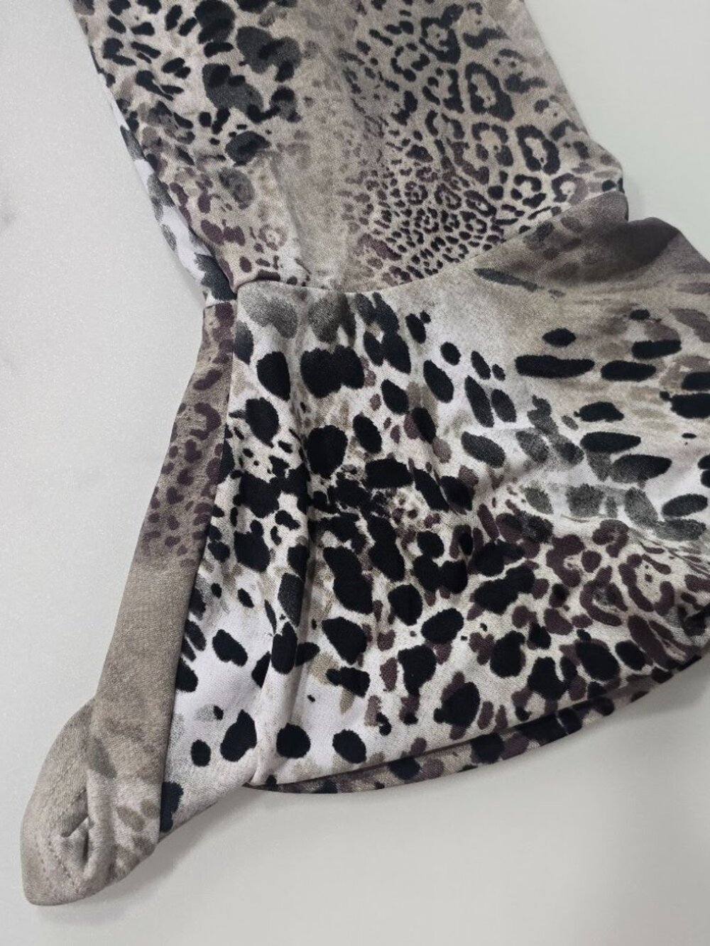 VENUS Womens XL Animal Print Wrap Top Bell Sleeve Tie Waist Blouse Leopard - Picture 4 of 9